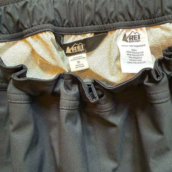 REI COOP Women’s PEAK 2.5L rain pants Size XL EUC - Picture 1 of 3